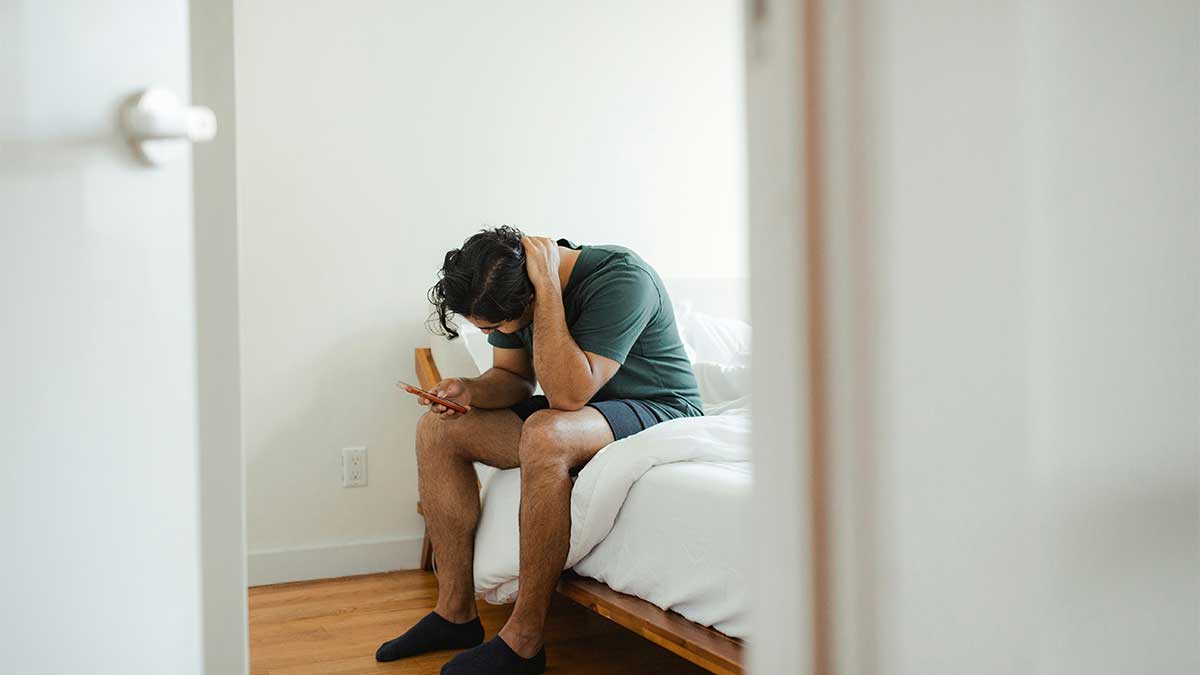 Mies kärsii masennuksesta